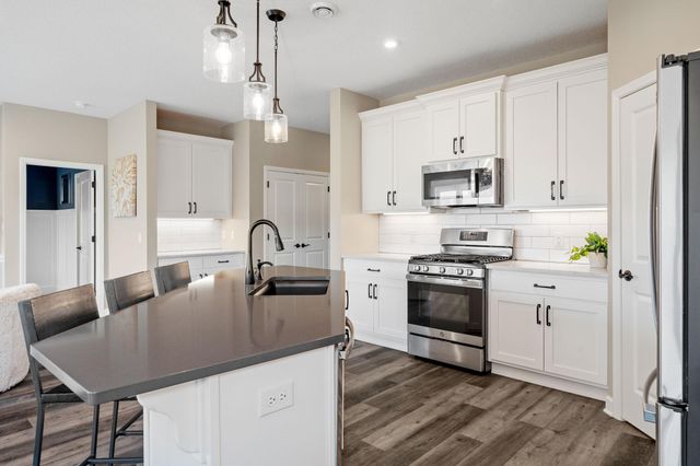6716 Bellflower Drive, Excelsior, MN 55331