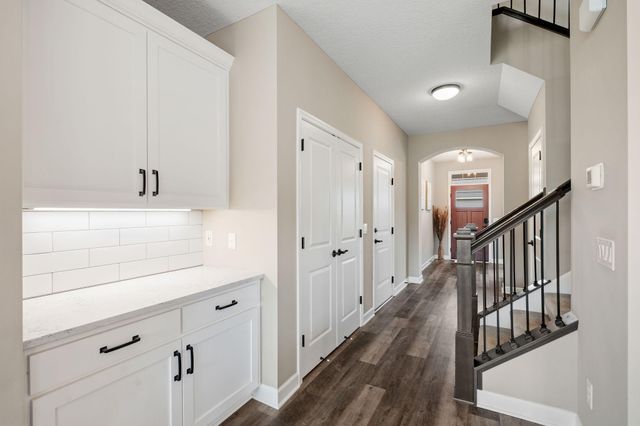 6716 Bellflower Drive, Excelsior, MN 55331