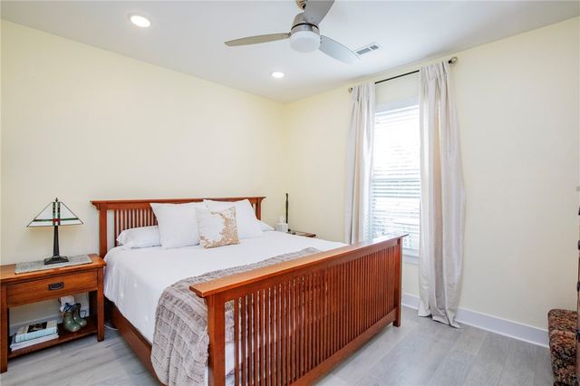 1810 NE Chaucer Street, Bentonville, AR 72712