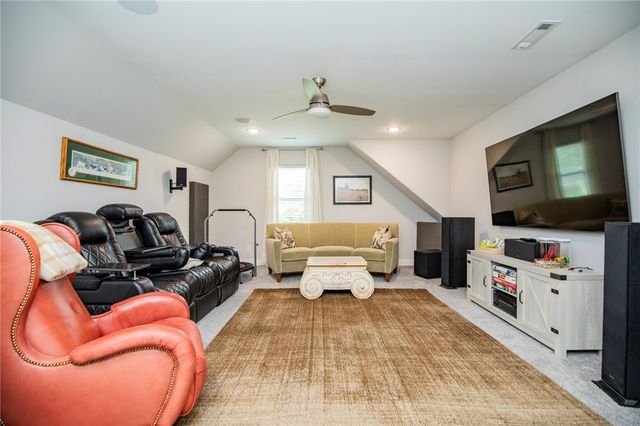 1810 NE Chaucer Street, Bentonville, AR 72712