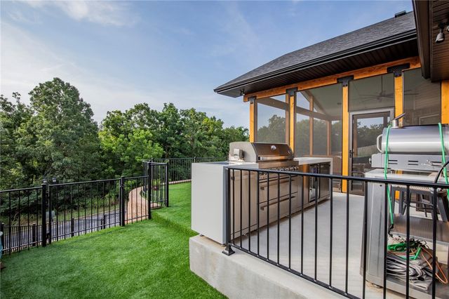 1810 NE Chaucer Street, Bentonville, AR 72712