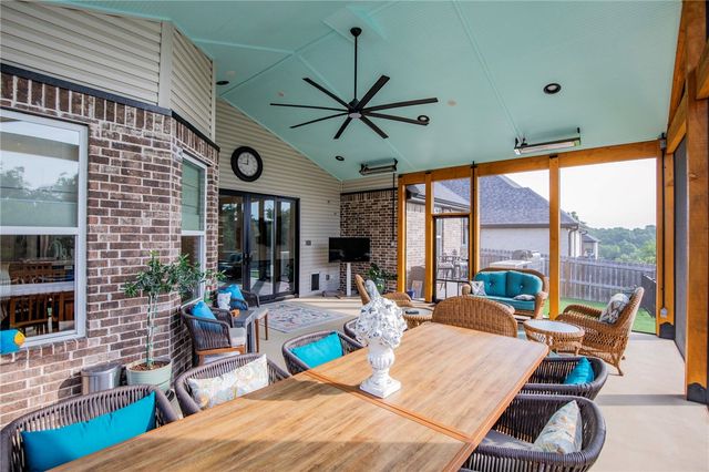 1810 NE Chaucer Street, Bentonville, AR 72712