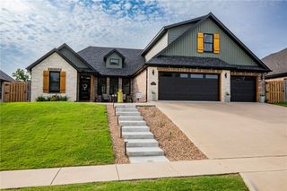 1810 NE Chaucer Street, Bentonville, AR 72712