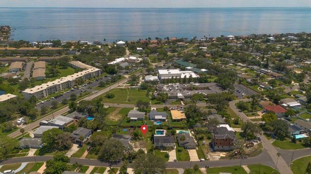 HELENA STREET NE, St Petersburg, FL 33703