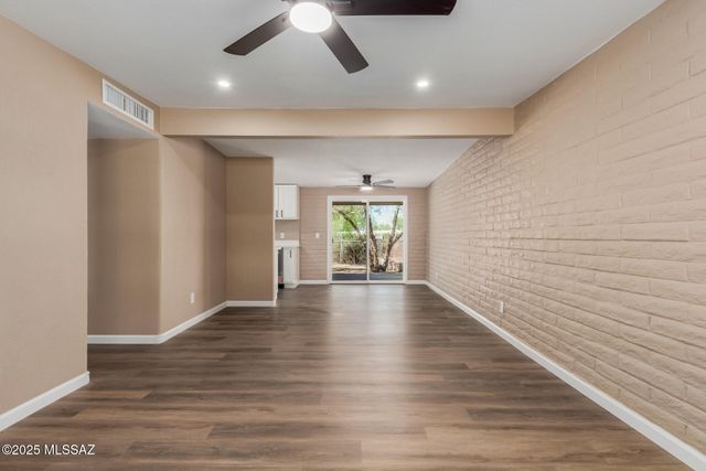 4702 S Apple Tree Avenue, Tucson, AZ 85730