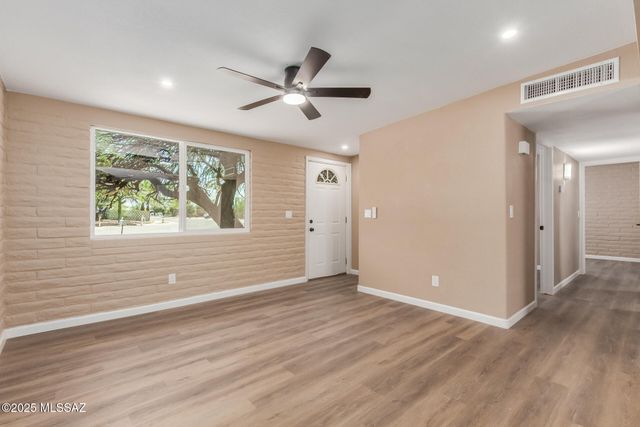 4702 S Apple Tree Avenue, Tucson, AZ 85730