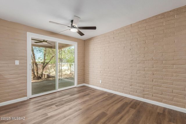 4702 S Apple Tree Avenue, Tucson, AZ 85730