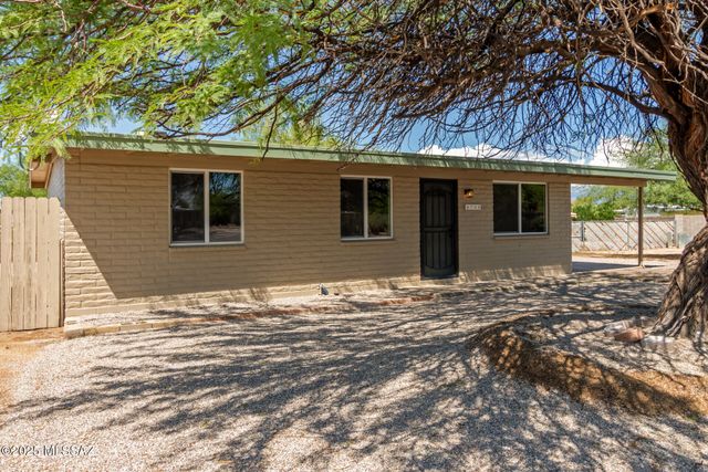 4702 S Apple Tree Avenue, Tucson, AZ 85730