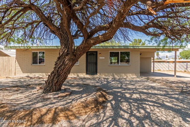 4702 S Apple Tree Avenue, Tucson, AZ 85730
