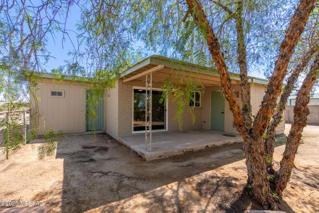 4702 S Apple Tree Avenue, Tucson, AZ 85730