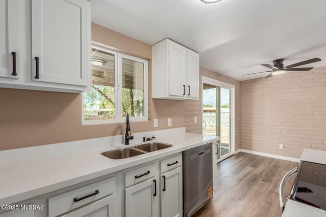 4702 S Apple Tree Avenue, Tucson, AZ 85730