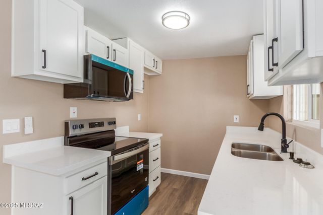 4702 S Apple Tree Avenue, Tucson, AZ 85730