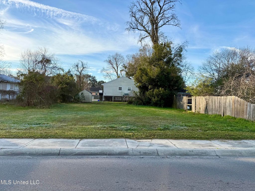 561 Esters Boulevard, Biloxi, MS 39530
