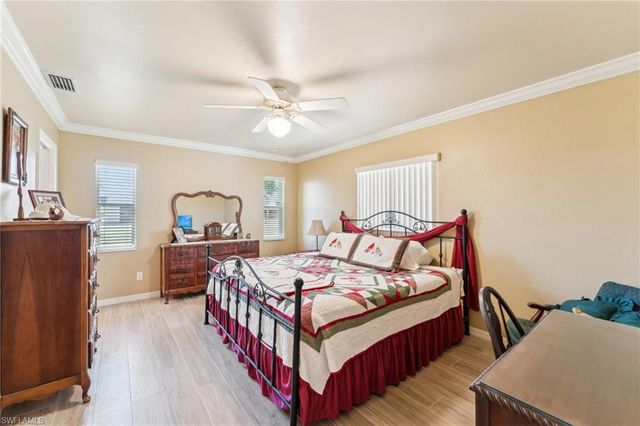 914 SW 3rd AVE, Cape Coral, FL 33991