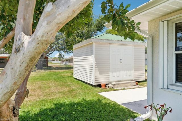 914 SW 3rd AVE, Cape Coral, FL 33991