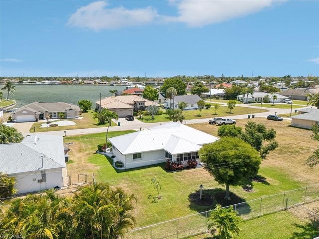 914 SW 3rd AVE, Cape Coral, FL 33991