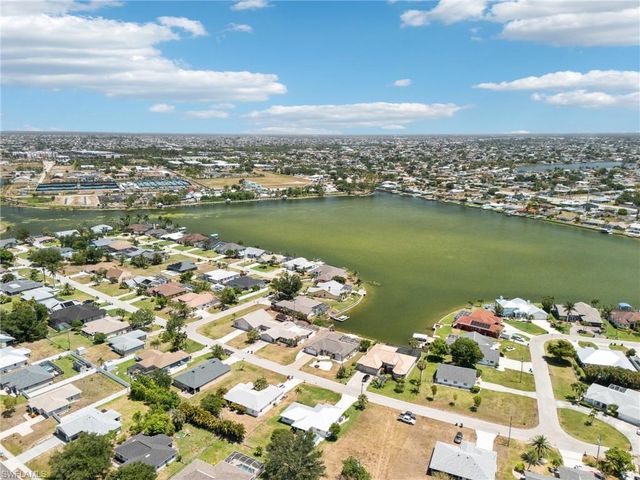 914 SW 3rd AVE, Cape Coral, FL 33991