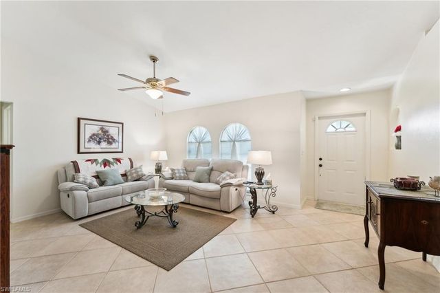 914 SW 3rd AVE, Cape Coral, FL 33991