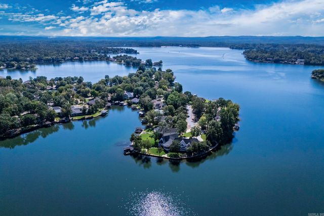 8 Adoracion Pt, Hot Springs Village, AR 71909