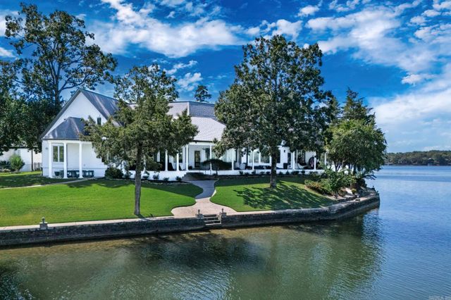 8 Adoracion Pt, Hot Springs Village, AR 71909