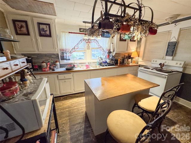 30497 Orchard Lane, Albemarle, NC 28001