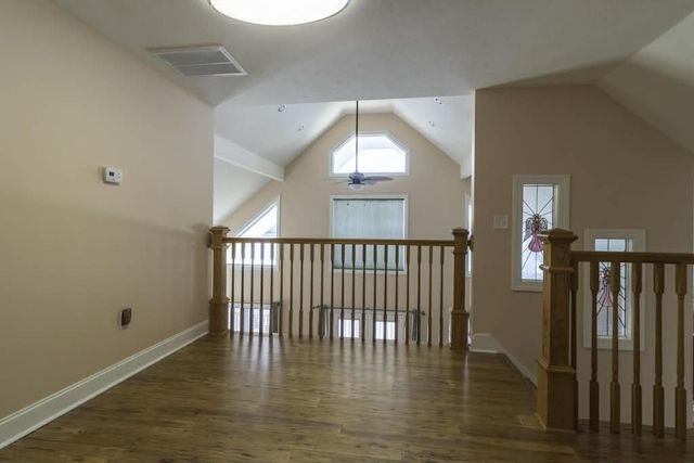 600 River rd, Clifton, TN 38425