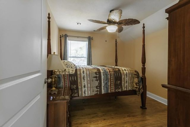 600 River rd, Clifton, TN 38425