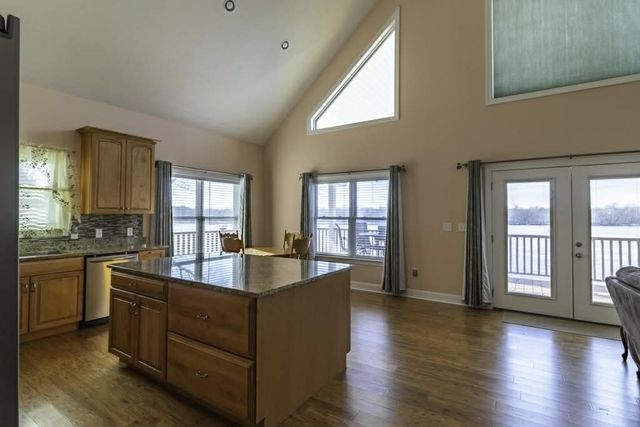 600 River rd, Clifton, TN 38425