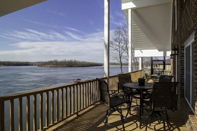 600 River rd, Clifton, TN 38425