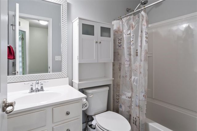 203 Elmcrest Rise, Henrietta, NY 14586