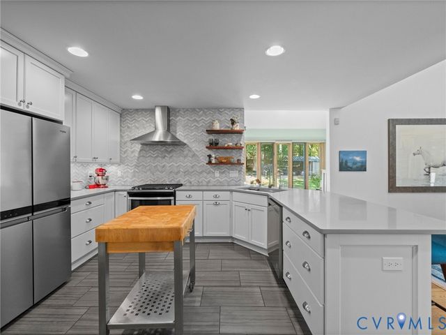 3201 Saint Stephens Way, Midlothian, VA 23113