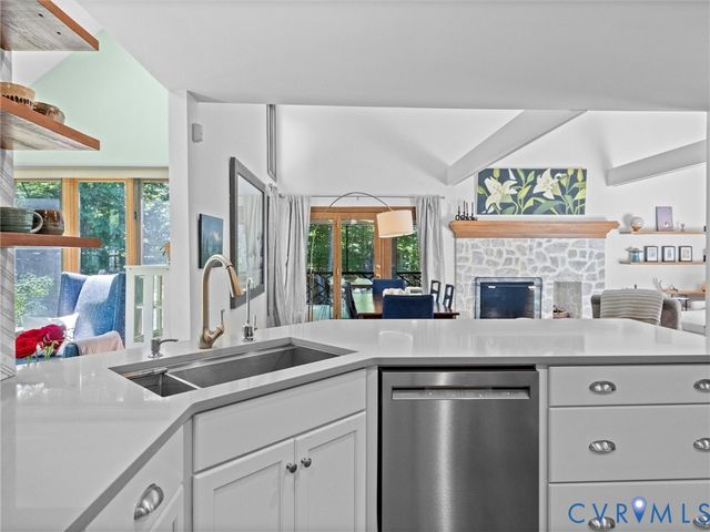 3201 Saint Stephens Way, Midlothian, VA 23113