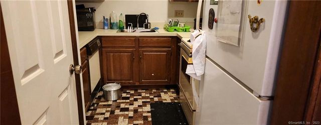 375 Glendale Avenue D7, Bridgeport, CT 06606