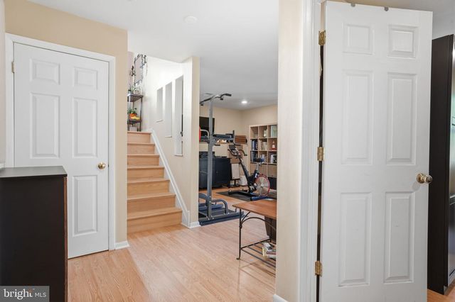 5 CHESTNUT DR, Newtown, PA 18940