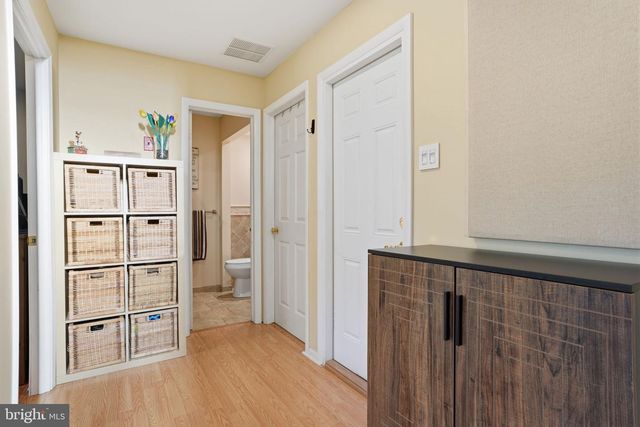 5 CHESTNUT DR, Newtown, PA 18940