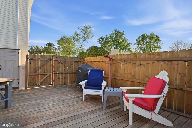 5 CHESTNUT DR, Newtown, PA 18940