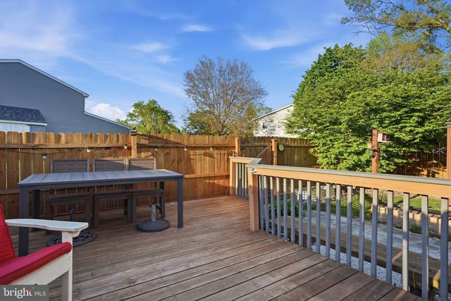 5 CHESTNUT DR, Newtown, PA 18940