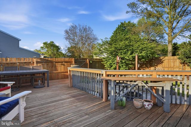 5 CHESTNUT DR, Newtown, PA 18940