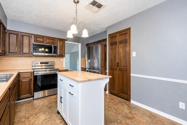 7119 Sandy Knolls Drive, Spring, TX 77379