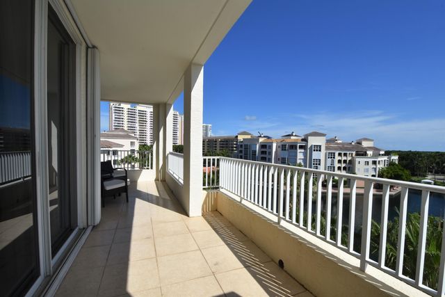 707 CRANDON Boulevard PH-8, Key Biscayne, FL 33149