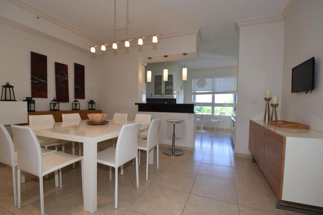 707 CRANDON Boulevard PH-8, Key Biscayne, FL 33149