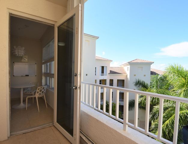 707 CRANDON Boulevard PH-8, Key Biscayne, FL 33149