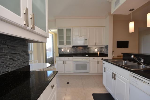 707 CRANDON Boulevard PH-8, Key Biscayne, FL 33149