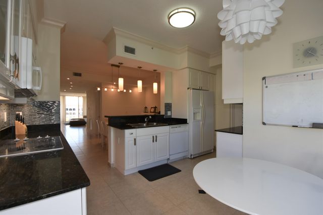 707 CRANDON Boulevard PH-8, Key Biscayne, FL 33149