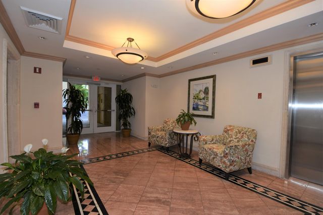 707 CRANDON Boulevard PH-8, Key Biscayne, FL 33149