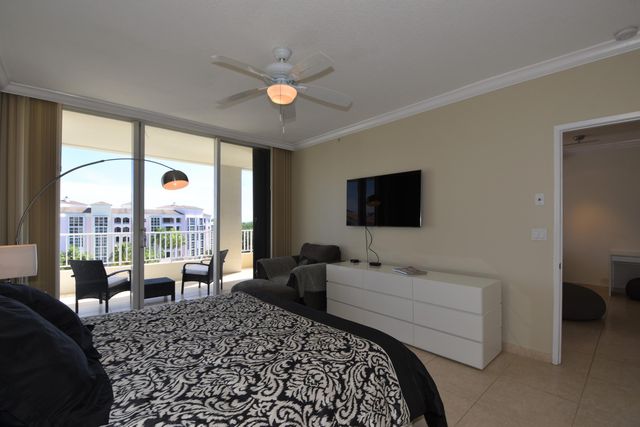 707 CRANDON Boulevard PH-8, Key Biscayne, FL 33149