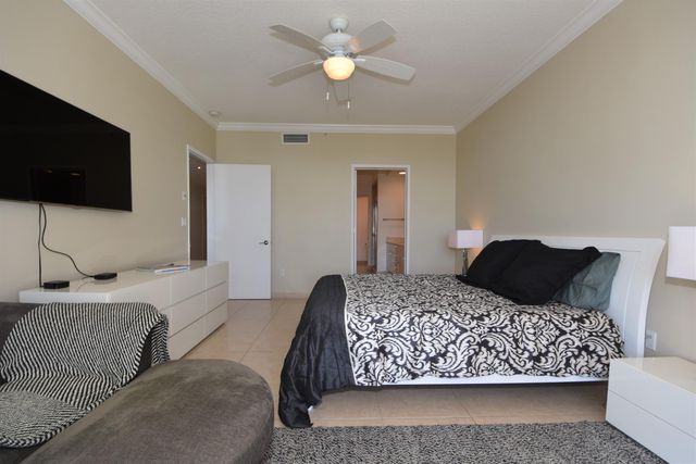 707 CRANDON Boulevard PH-8, Key Biscayne, FL 33149