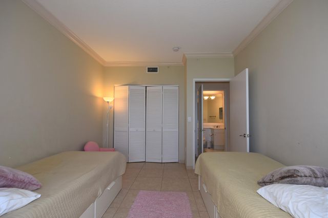 707 CRANDON Boulevard PH-8, Key Biscayne, FL 33149