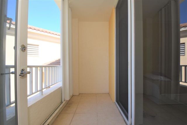 707 CRANDON Boulevard PH-8, Key Biscayne, FL 33149