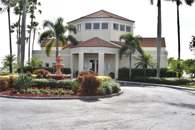 7725 Jewel LN # 202, Naples, FL 34109